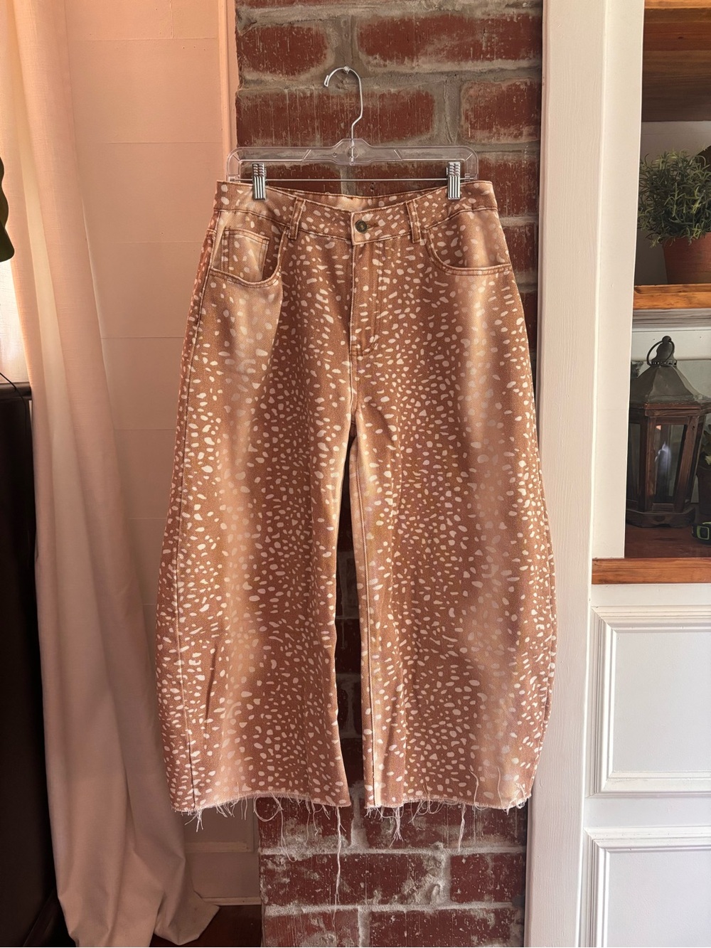 Spotted Animal Print Barrel jeans